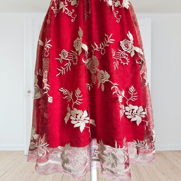 Voom by Joy Han dress. Red halter-style dress with intricate gold floral Size XS - Picture 7 of 9
